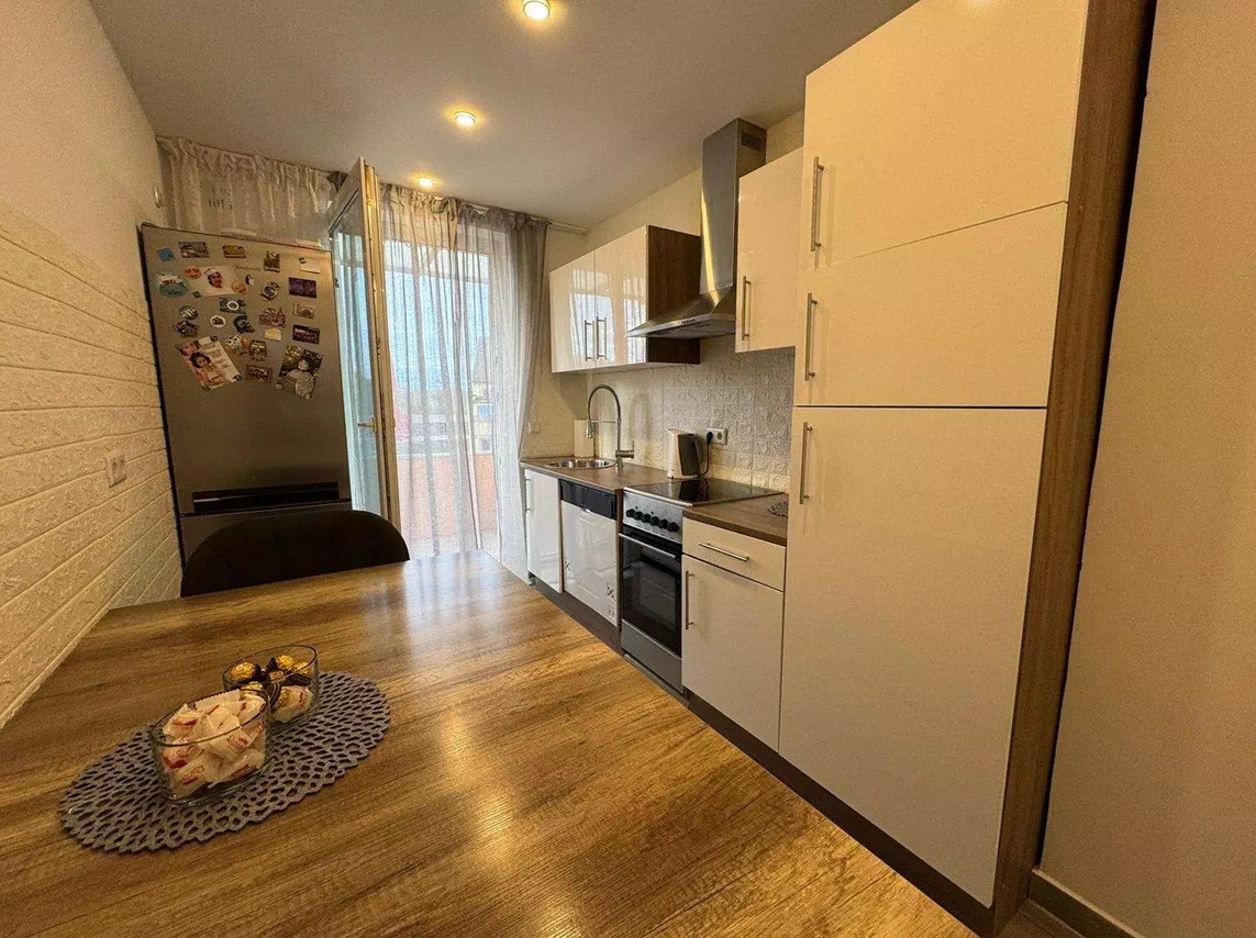 Modernized 3-Room Apartment with Balcony in Nürnberg-Steinbühl