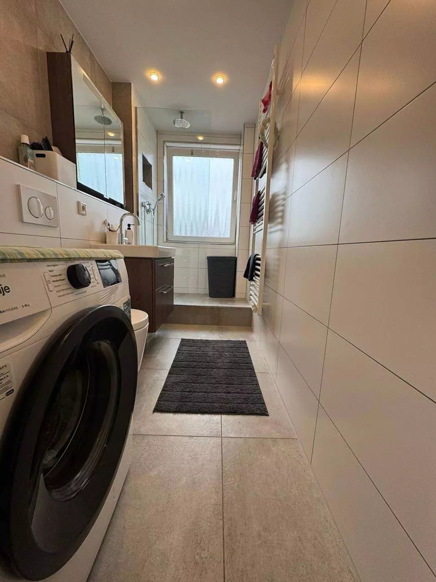 Modernized 3-Room Apartment with Balcony in Nürnberg-Steinbühl