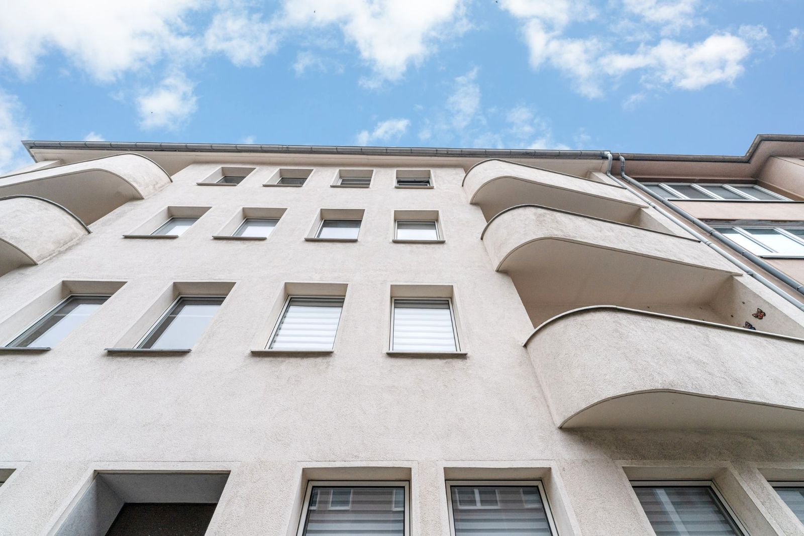 Stylish 2-Room Apartment with Balcony in Düsseldorf