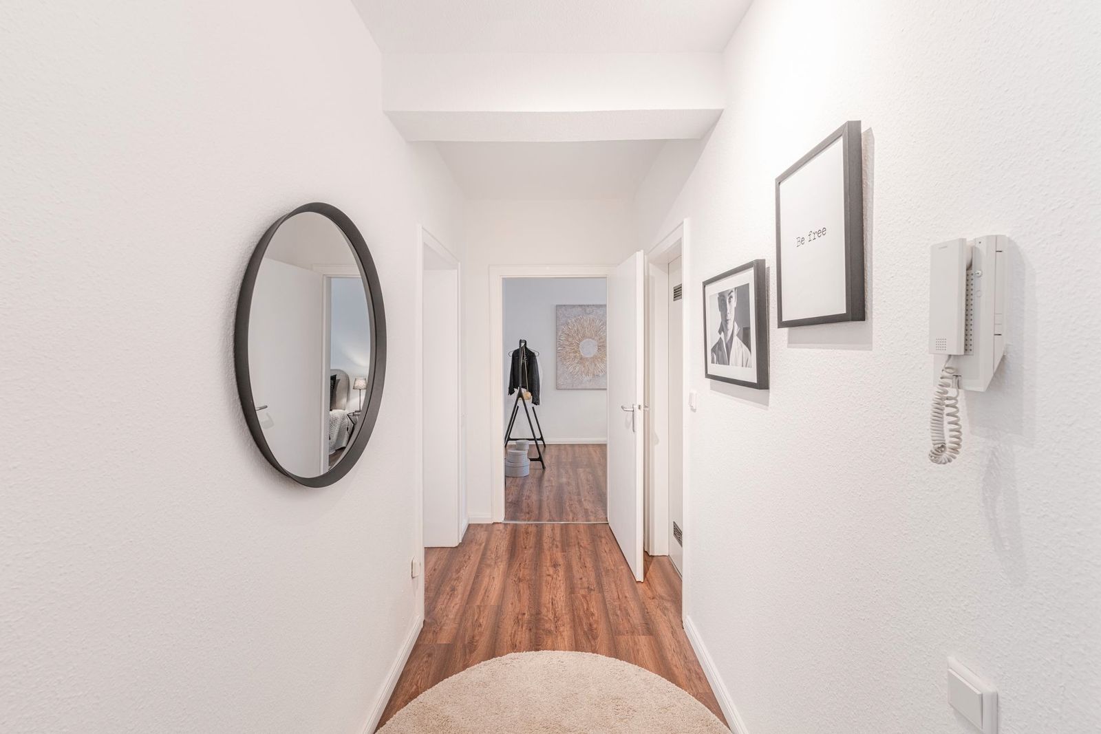 Stylish 2-Room Apartment with Balcony in Düsseldorf