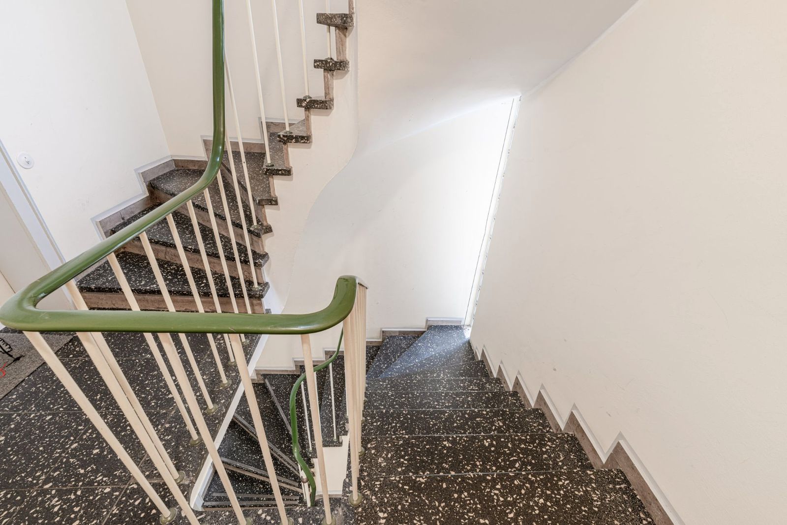Stylish 2-Room Apartment with Balcony in Düsseldorf