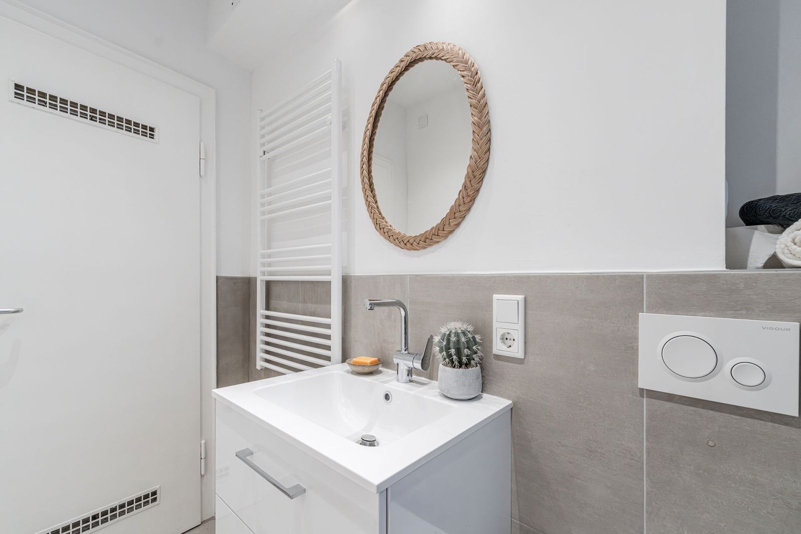 Stylish 2-Room Apartment with Balcony in Düsseldorf