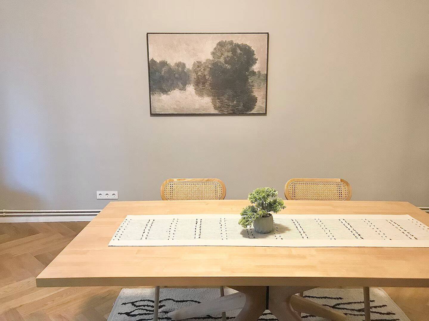 Elegant 4-Room Apartment with Private Courtyard Access in Berlin-Charlottenburg