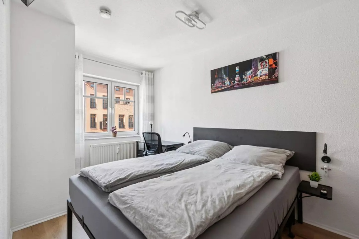 Fully Furnished 2-Room Apartment with Balcony & Underground Parking in Berlin-Friedrichshain