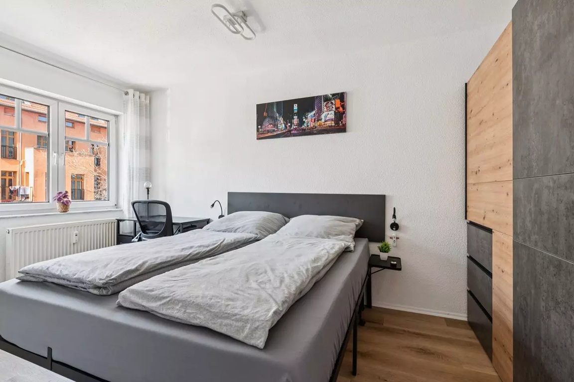 Fully Furnished 2-Room Apartment with Balcony & Underground Parking in Berlin-Friedrichshain