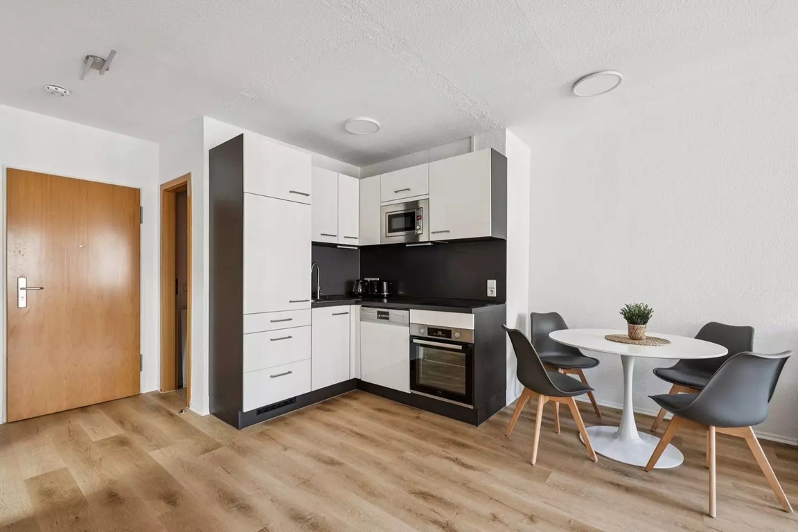 Fully Furnished 2-Room Apartment with Balcony & Underground Parking in Berlin-Friedrichshain