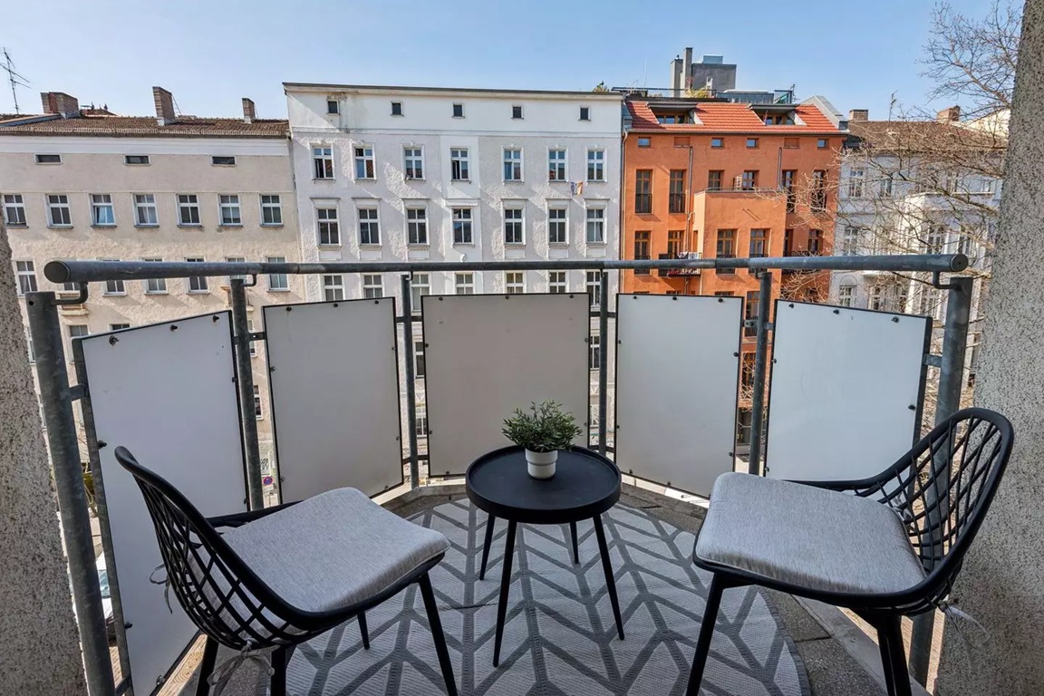 Fully Furnished 2-Room Apartment with Balcony & Underground Parking in Berlin-Friedrichshain