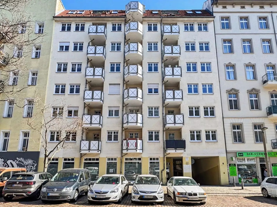 Fully Furnished 2-Room Apartment with Balcony & Underground Parking in Berlin-Friedrichshain