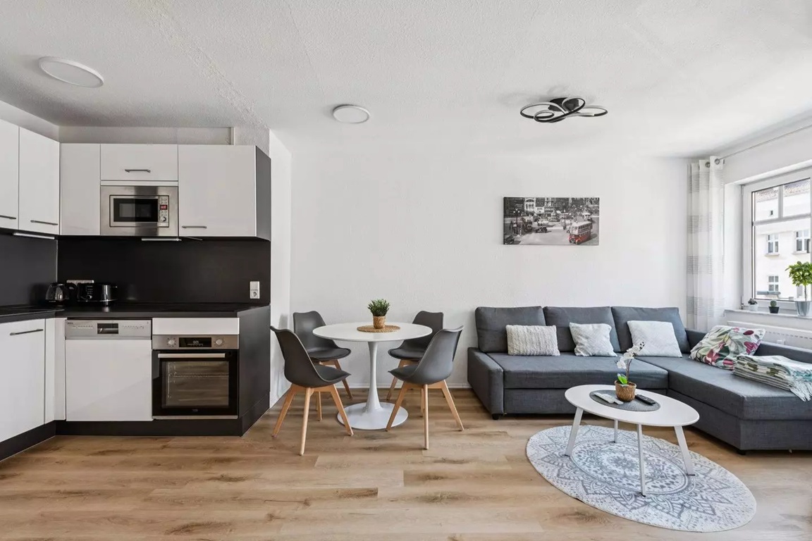 Fully Furnished 2-Room Apartment with Balcony & Underground Parking in Berlin-Friedrichshain