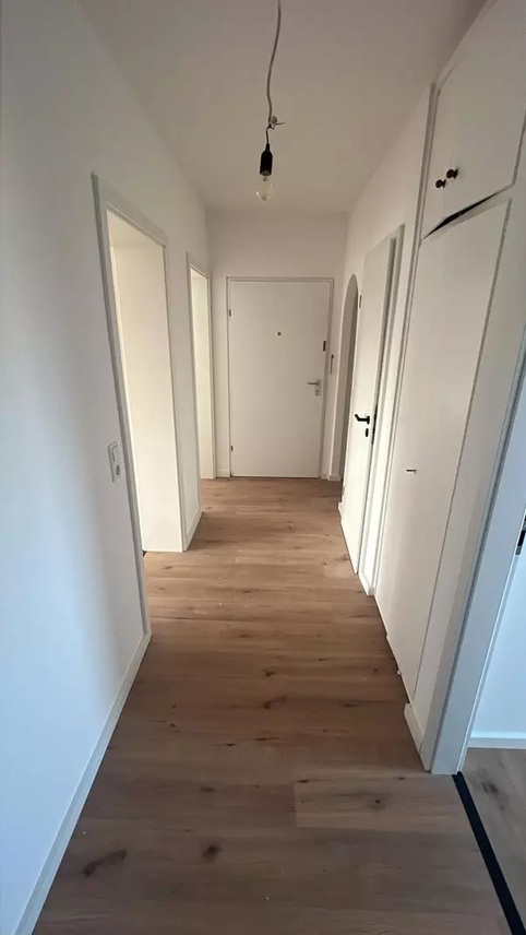 Freshly Renovated 2-Room Apartment with Balcony in Nürnberg