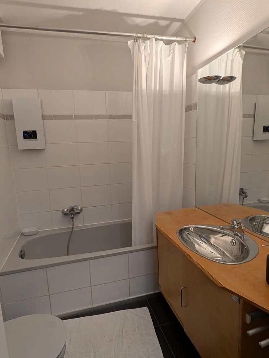 2-Room Apartment with Balcony in Düsseldorf-Kaiserswerth