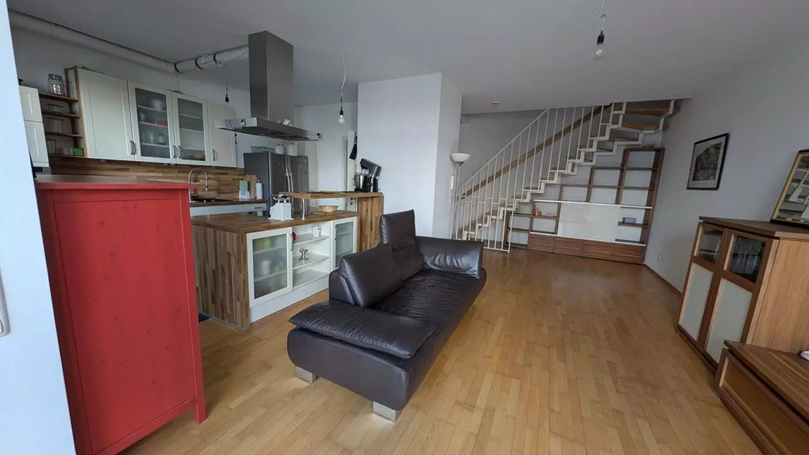 Maisonette-Style 3-Room “House-in-House” with Garden in Frankfurt Sachsenhausen