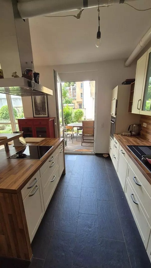 Maisonette-Style 3-Room “House-in-House” with Garden in Frankfurt Sachsenhausen