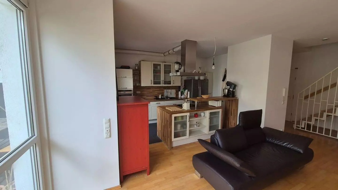 Maisonette-Style 3-Room “House-in-House” with Garden in Frankfurt Sachsenhausen