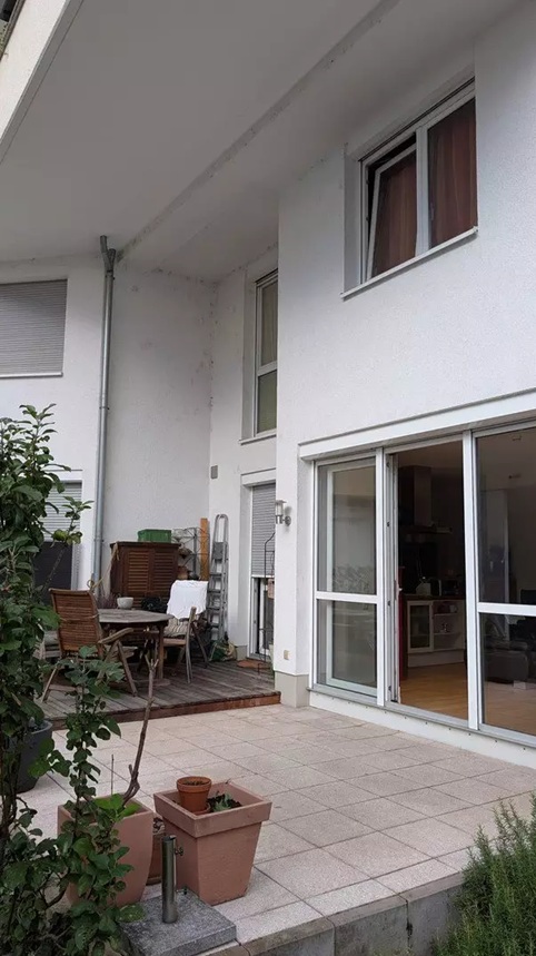 Maisonette-Style 3-Room “House-in-House” with Garden in Frankfurt Sachsenhausen