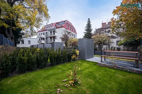 Modern 2-Room Garden Apartment with Terrace in Vienna
