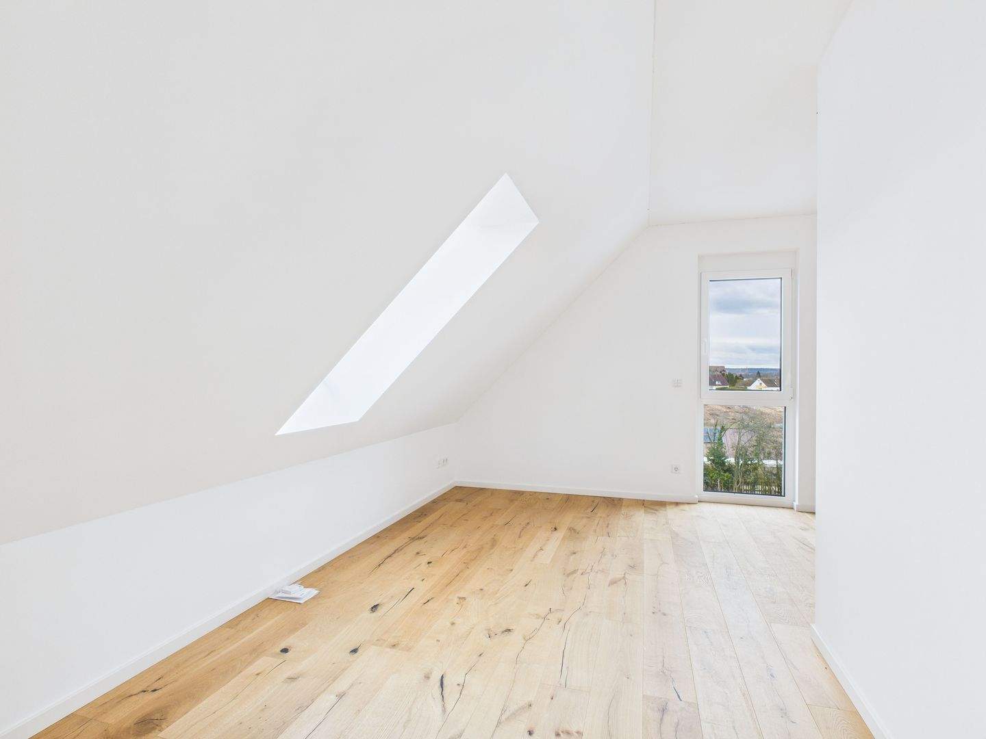 Superb 5-Room Penthouse in Fürth