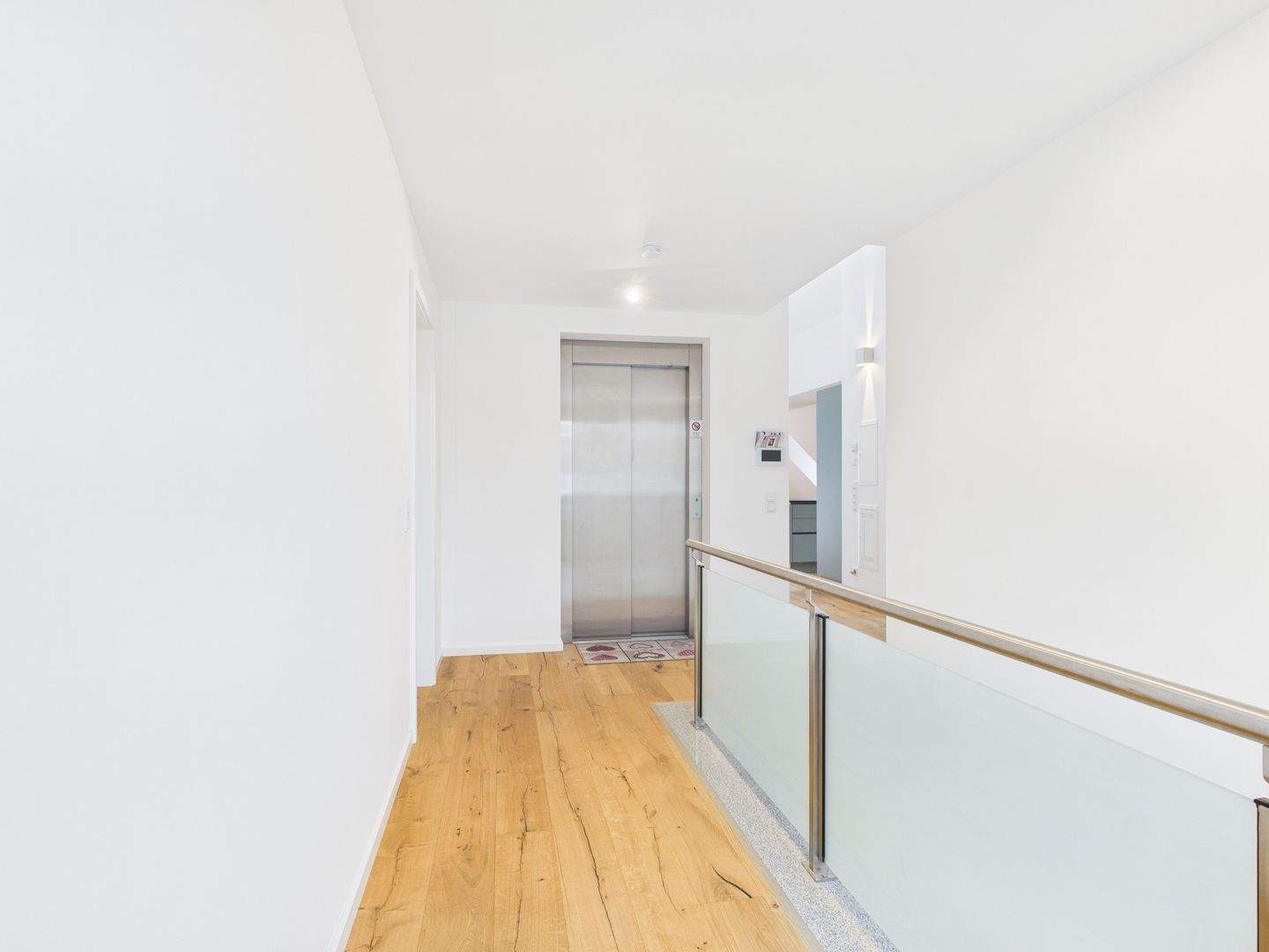 Superb 5-Room Penthouse in Fürth