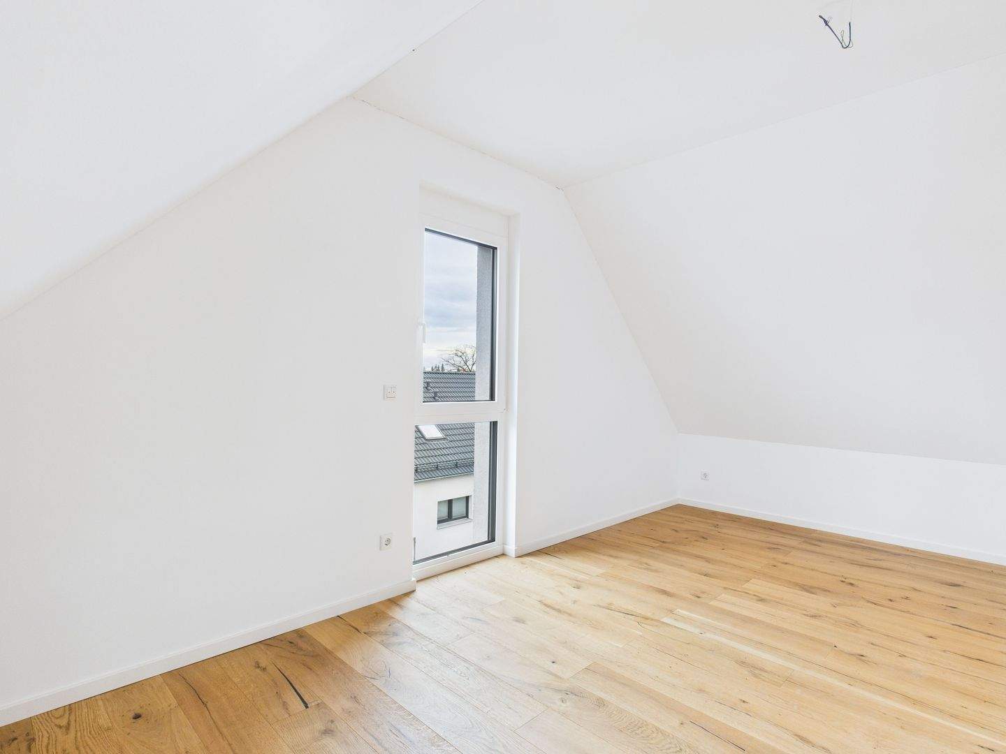 Superb 5-Room Penthouse in Fürth