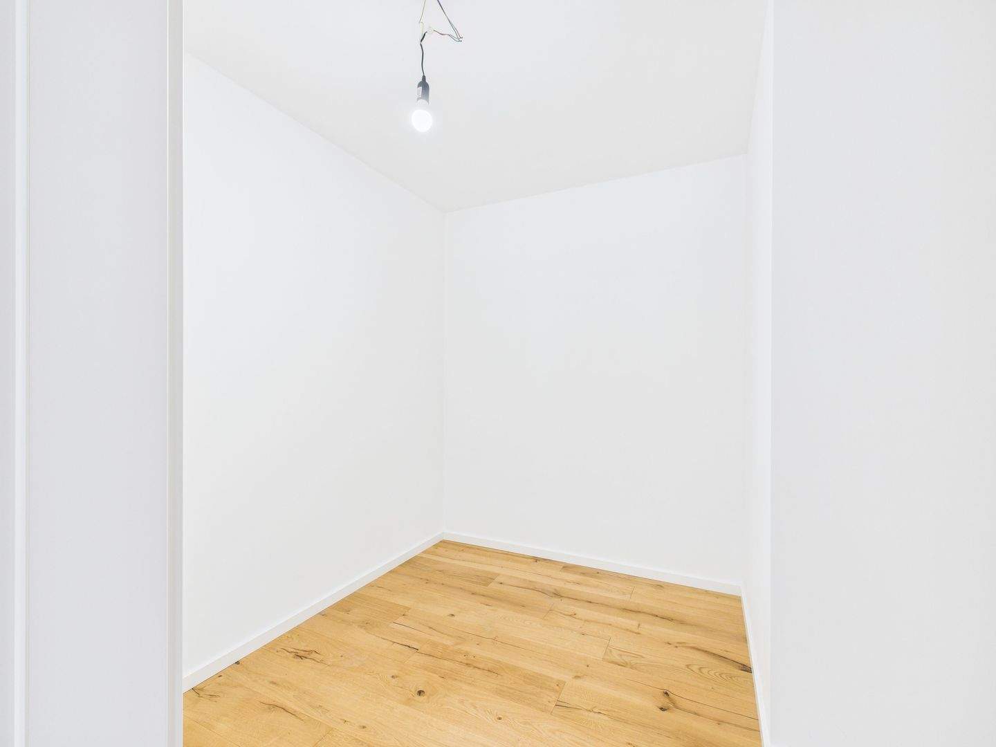 Superb 5-Room Penthouse in Fürth
