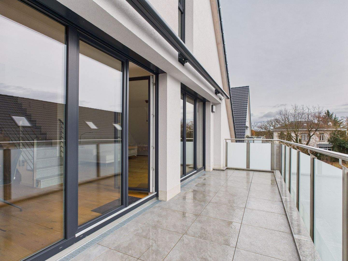 Superb 5-Room Penthouse in Fürth