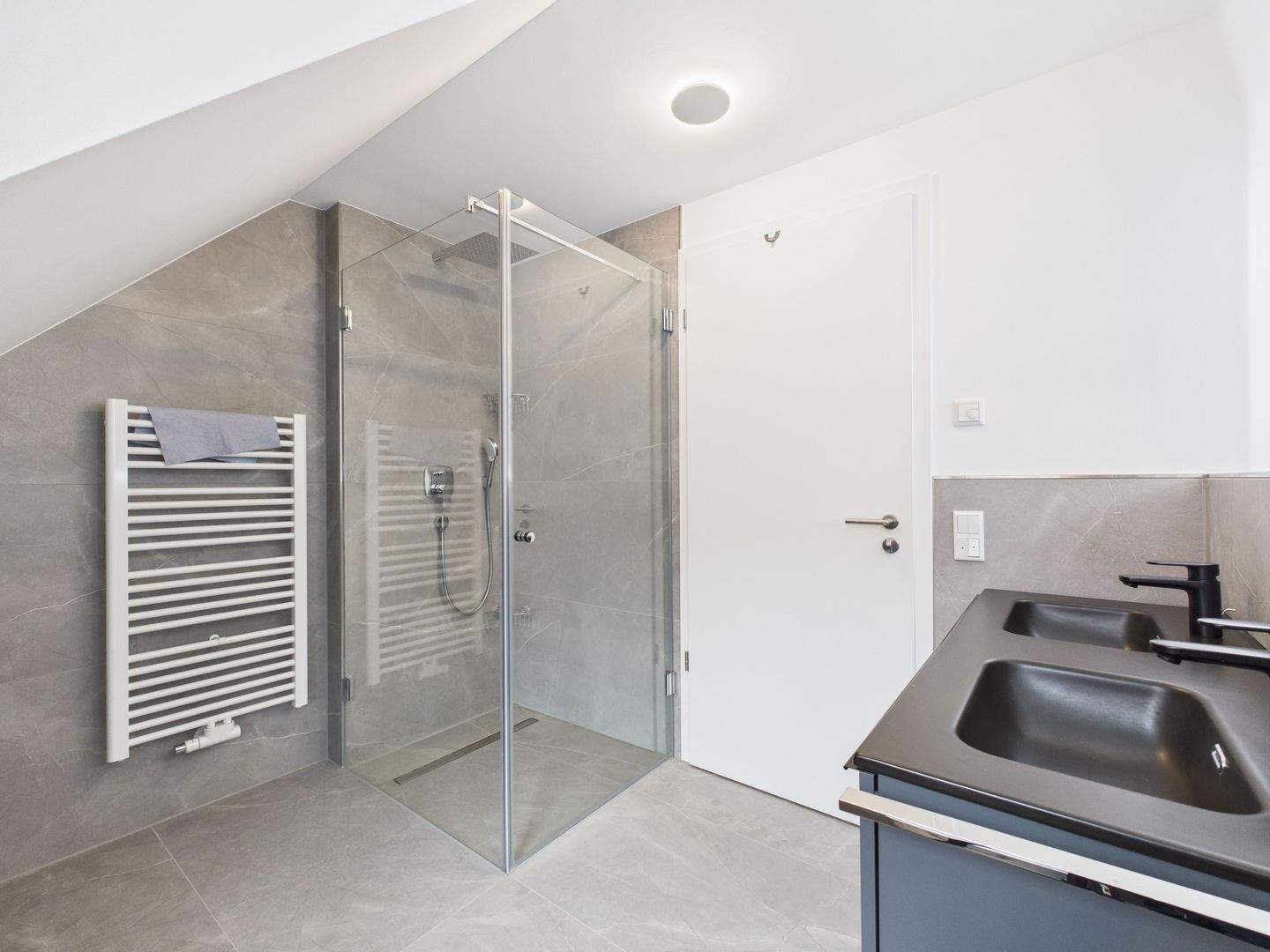 Superb 5-Room Penthouse in Fürth