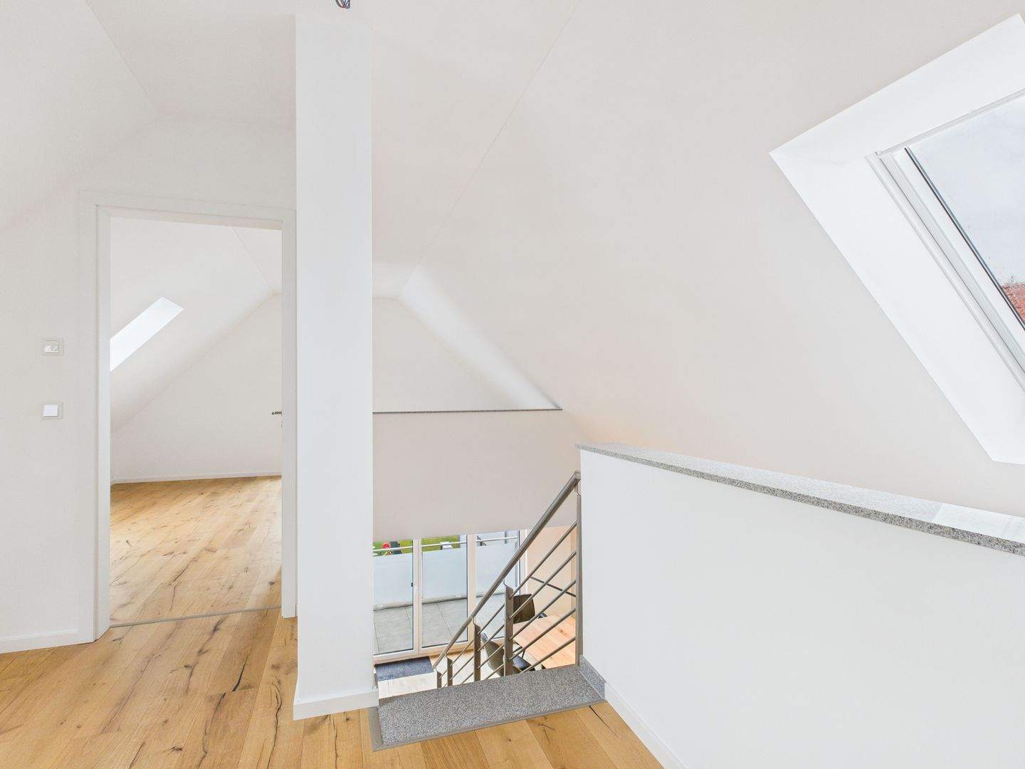 Superb 5-Room Penthouse in Fürth
