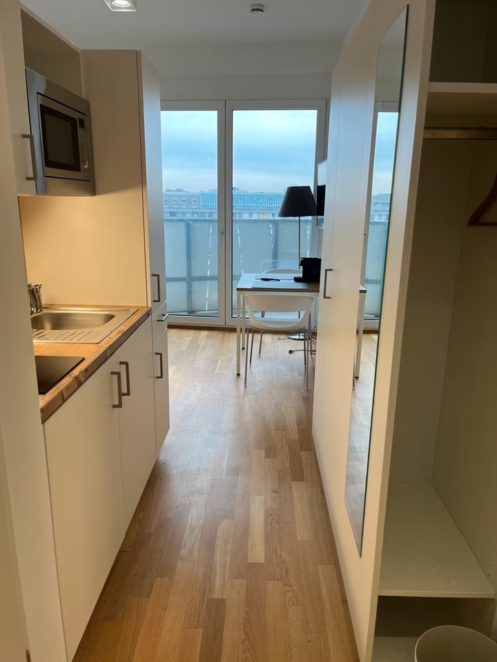 Möbliertes 1-Zimmer Apartment mit Balkon in München-Riem