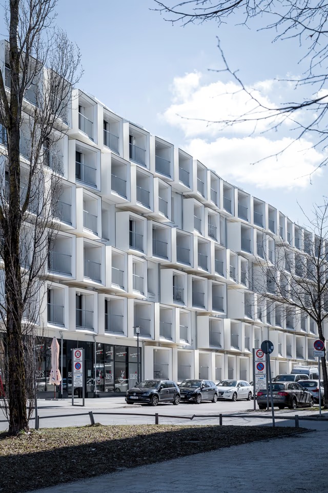 Möbliertes 1-Zimmer Apartment mit Balkon in München-Riem
