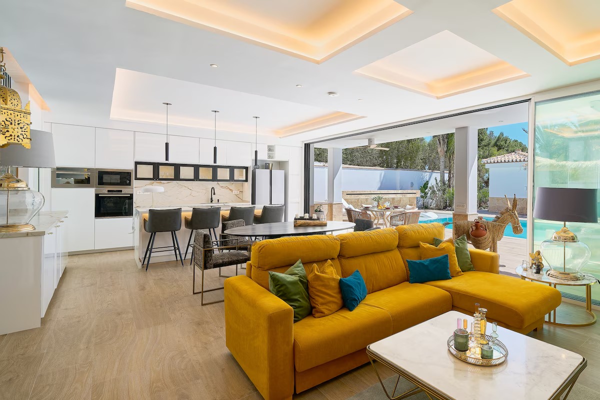 Luxury Málaga Villa with Heated Saltwater Pool & Outdoor Kitchen